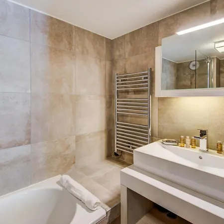 Appartement Moderne Avec Parking, Proche Pistes à Village - Fr-1-562-37 Courchevel