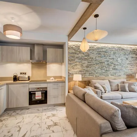 Moderne Avec Parking, Proche Pistes A Village - Fr-1-562-37 *